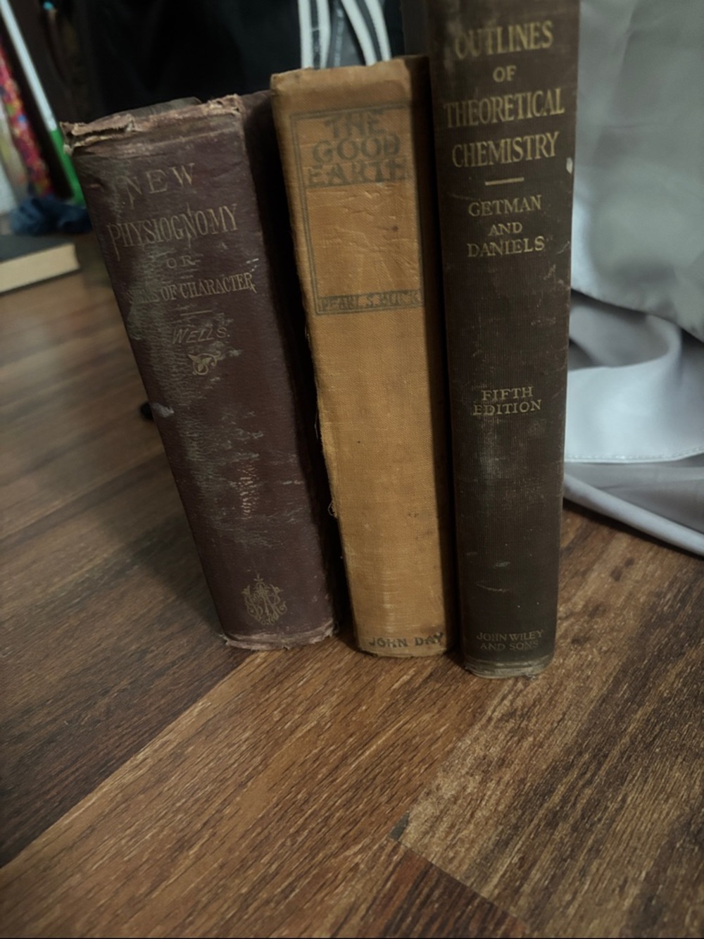 Classic Hardcover Decorative Book Set - Brown and Tan